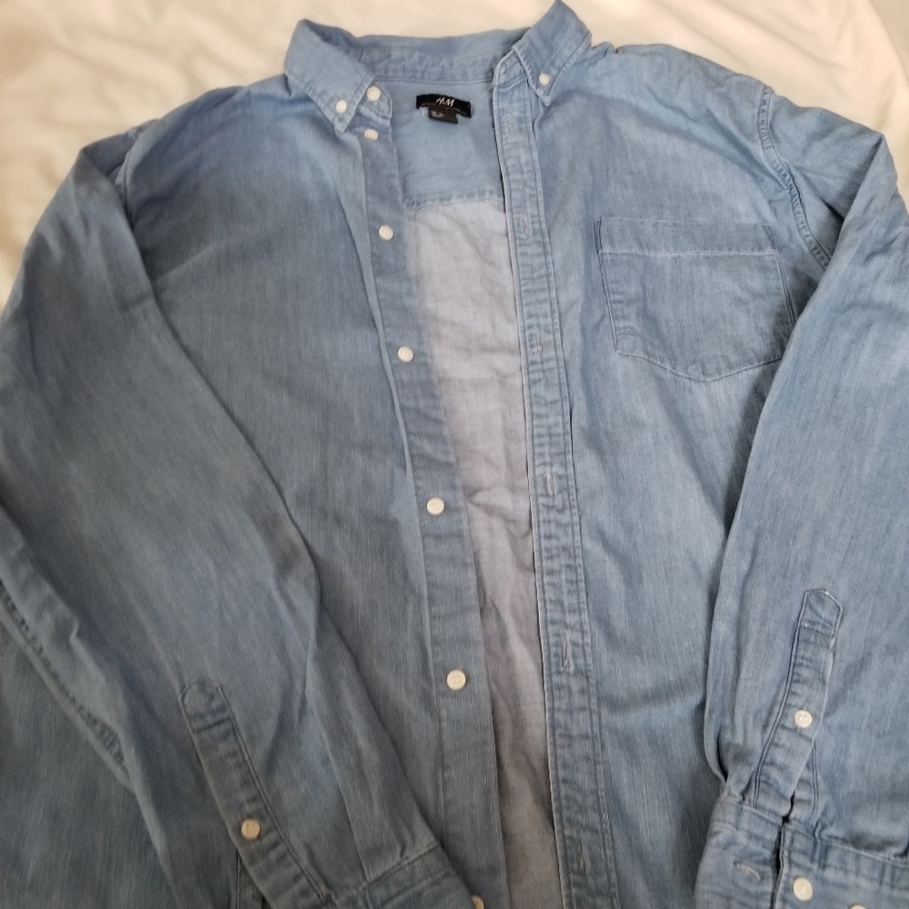 Long sleeve light blue button up.